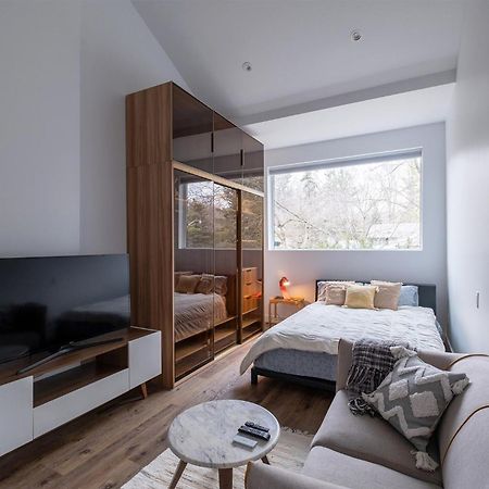 Queen Loft In Nature Торонто Екстериор снимка